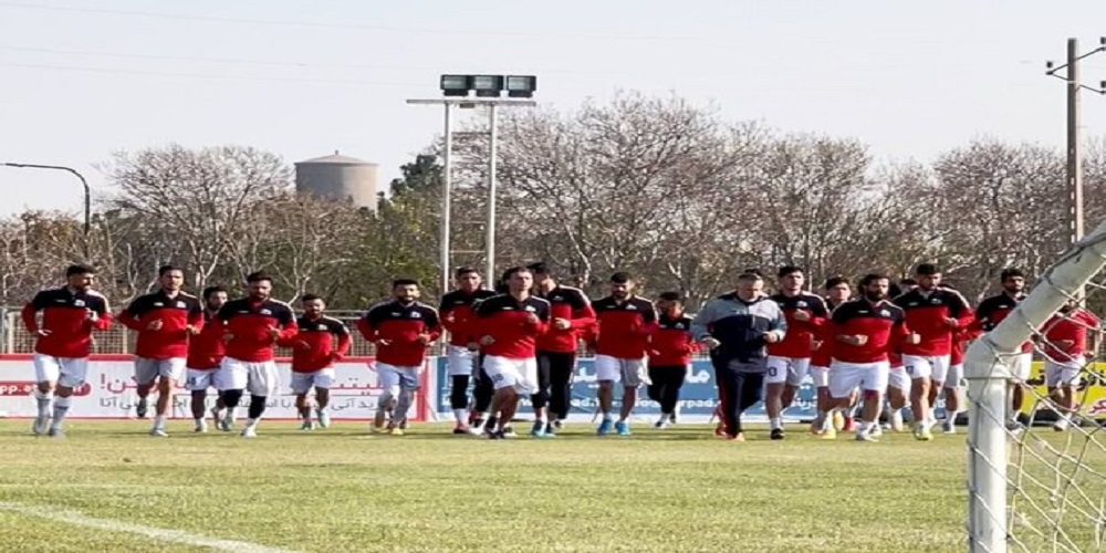 ایران تراکتوری‌ها پس از بازی با هوادار ریکاوری کردند