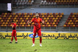 Read more about the article درخواست نجومی استقلال برای انتقال رضاوند/ باشگاه فولاد از میز مذاکره کنار کشید!