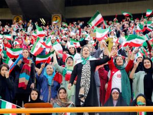 Read more about the article سهیل مهدی: ورود زنان را از ورزشگاه آزادی تمرین کنیم