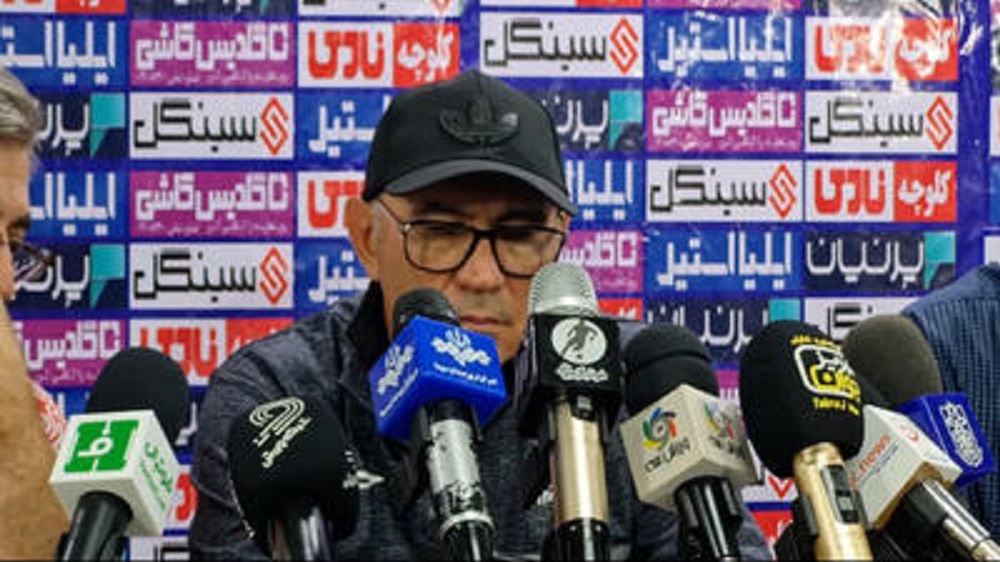 Read more about the article بردیف: امیدوارم مهاجم جدید به ما اضافه شود/ متوجه ناراحتی هواداران تراکتور هستم
