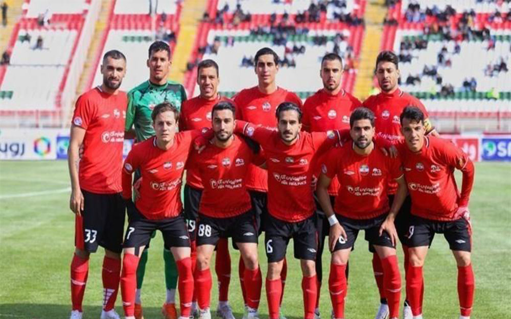 اخبار تراکتور سازی تبریز حبس بازیکنان تراکتور در رختکن به دلیل ازدحام هواداران - اخبار تراکتور سازی تبریز اخبار تراکتور سازی تبریز حبس بازیکنان تراکتور در رختکن به دلیل ازدحام هواداران