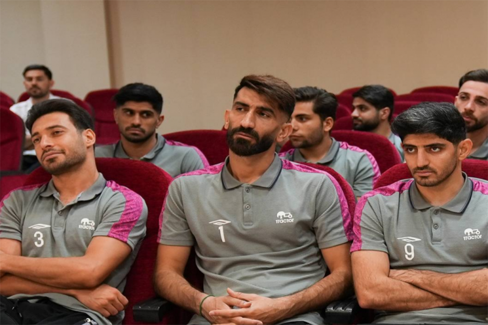 بیرانوند در نزدیکترین نقطه به زنوزی - اخبار تراکتور سازی تبریز بیرانوند در نزدیکترین نقطه به زنوزی! (عکس)