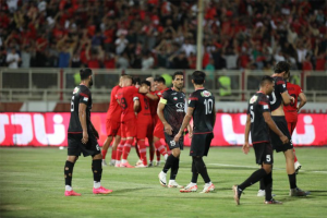 Read more about the article نگاه دنباله‌دار امیری به دو پرسپولیسی! (عکس)