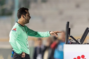 Read more about the article تراکتور- پرسپولیس با وی‌ای‌آر