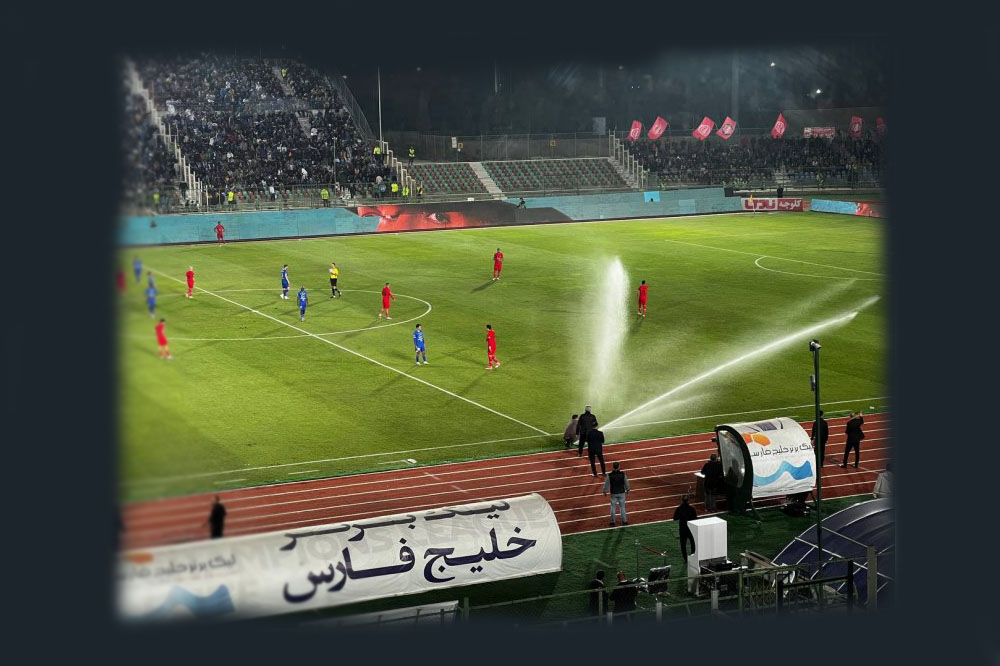 زنده از جدال پرحاشیه: استقلال - تراکتور جنجالی شد!