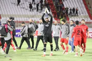 Read more about the article تشویق معروف تراکتوریها با رهبری بیرانوند؛ خبری از هیس نبود!