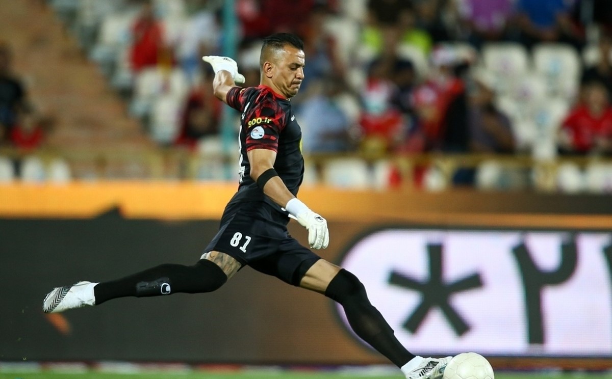 حامد لک دروازه بان فولاد