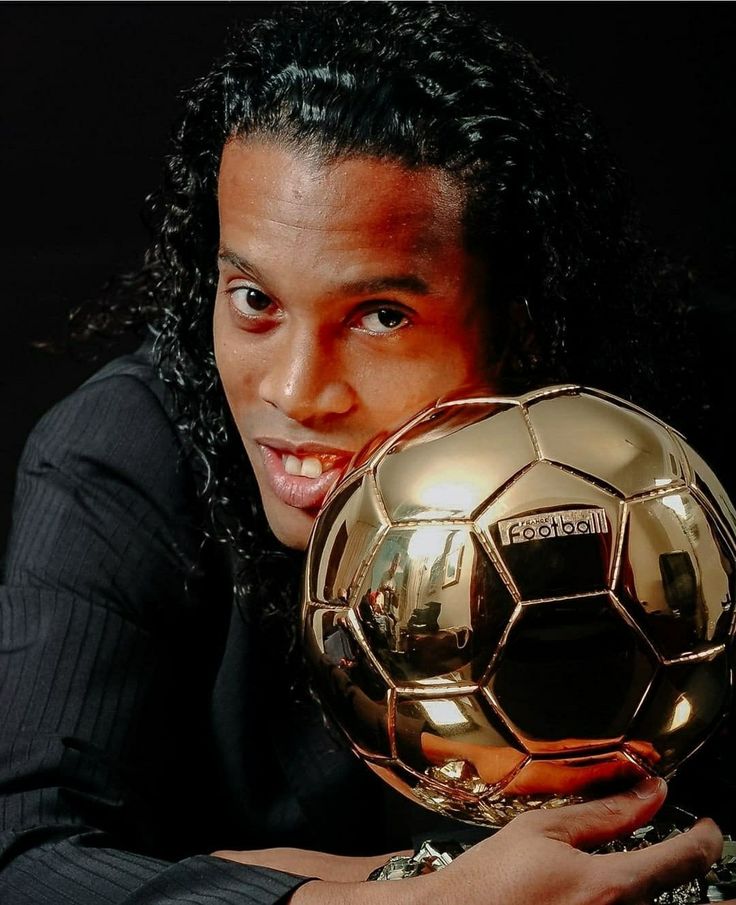 رونالدینیو توپ طلا 2005 رونالدینیو توپ طلا 2005