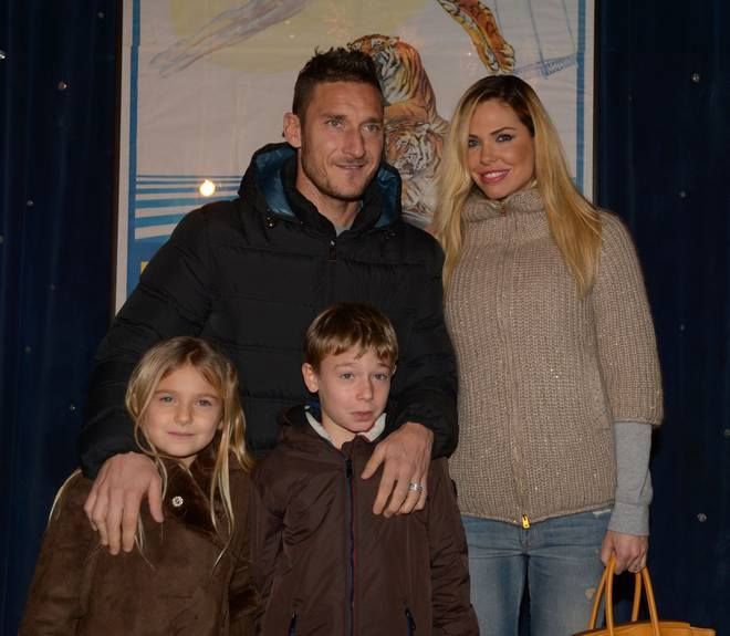 عکس خانوادگی فرانچسکو توتی عکس خانوادگی فرانچسکو توتی