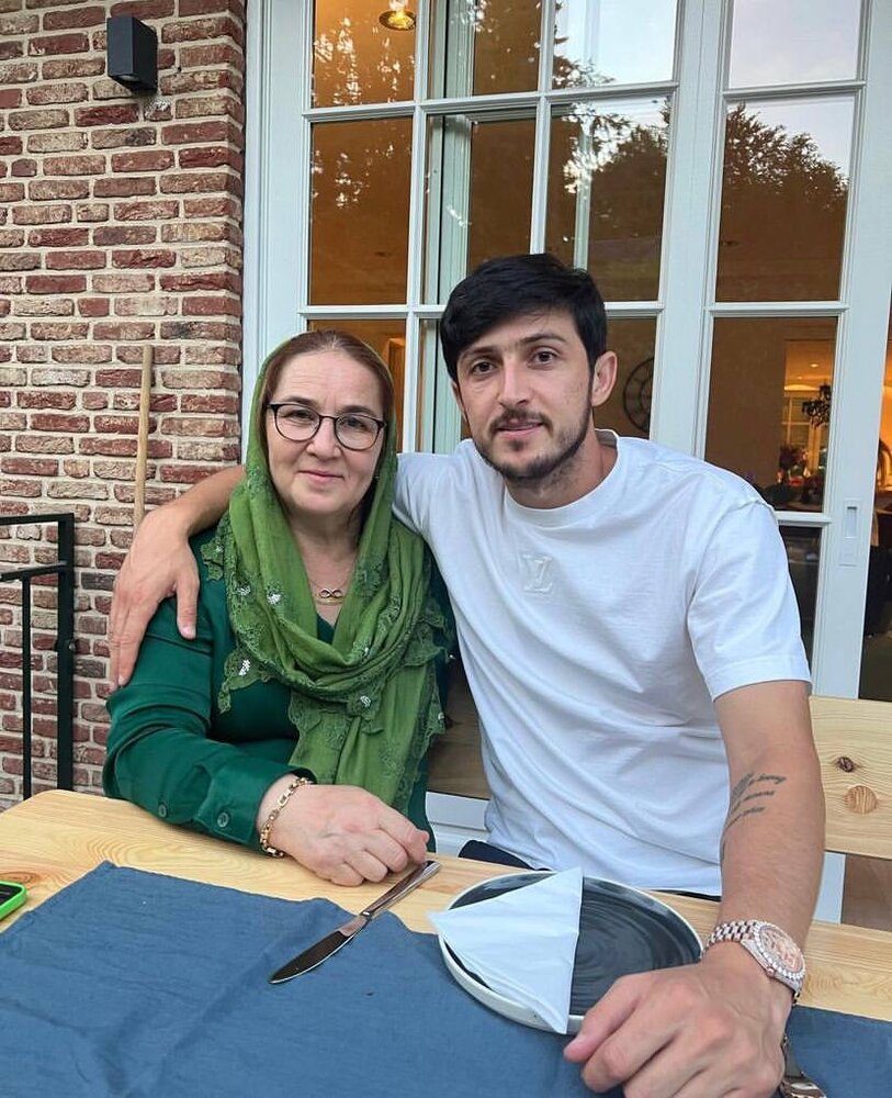 مادر سردار آزمون مادر سردار آزمون