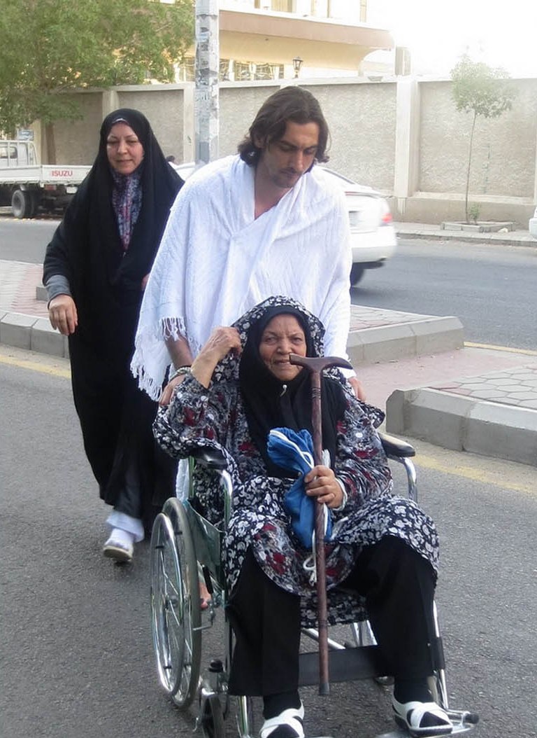مهدی رحمتی و مادرش مهدی رحمتی و مادرش