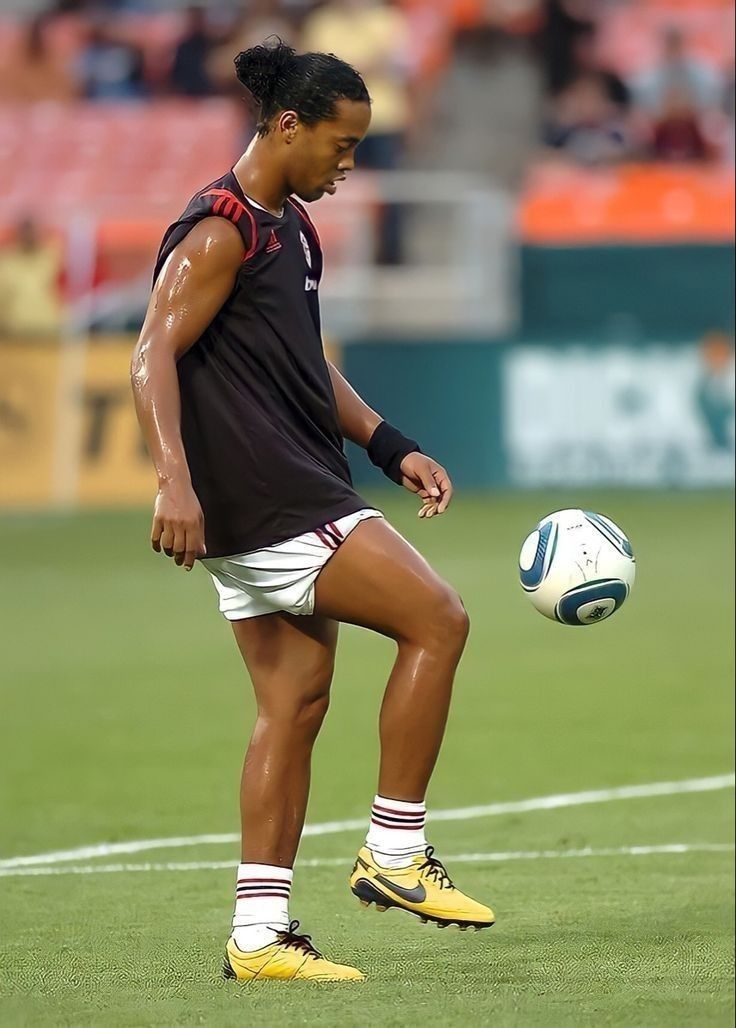 والپیپر رونالدینیو والپیپر رونالدینیو