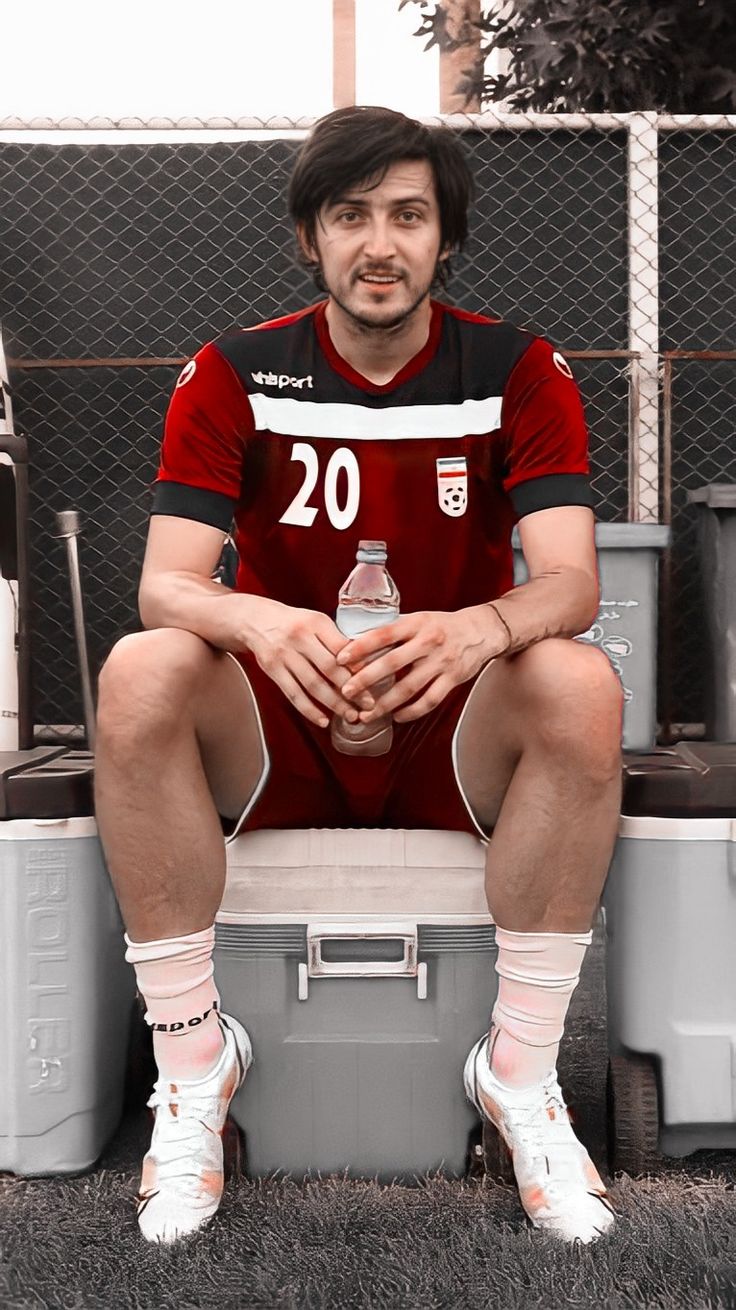 والپیپر سردار آزمون فوتبالی 2025 والپیپر سردار آزمون فوتبالی 2025