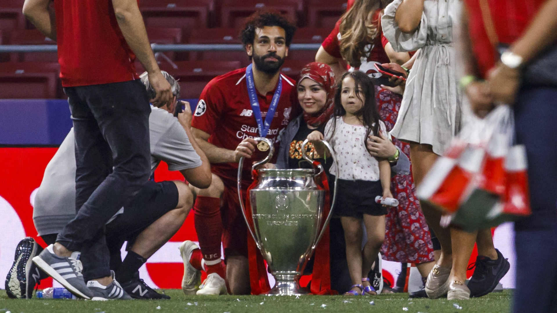 عکس محمد صلاح و همسرش