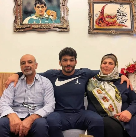 پدر و مادر حسن یزدانی 