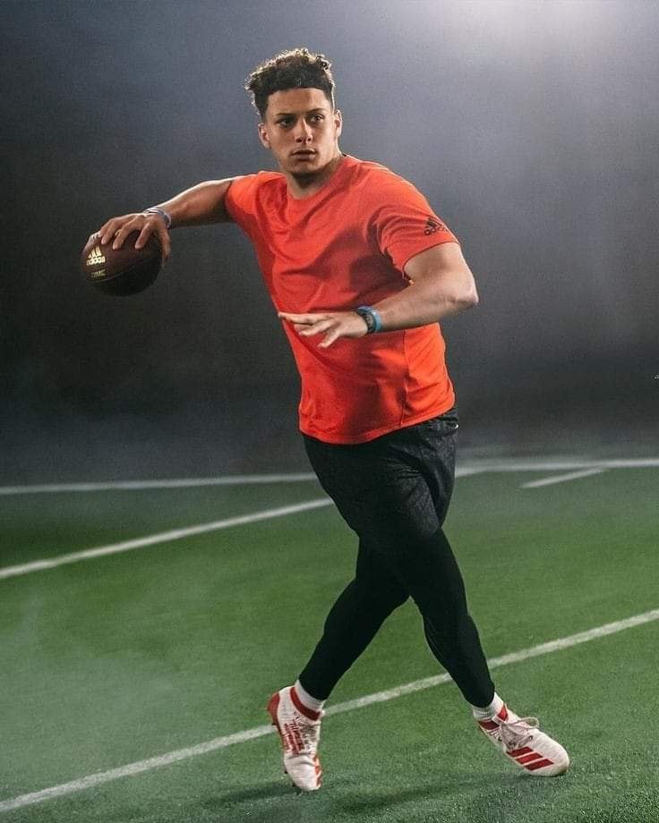 patrick mahomes wallpaper for laptop