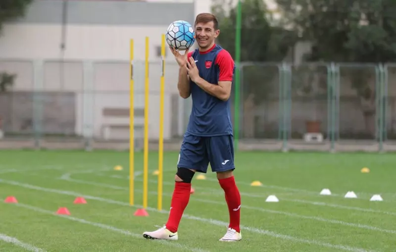  فرشاد احمدزاده دریبل‌زن تکنیکی تراکتور