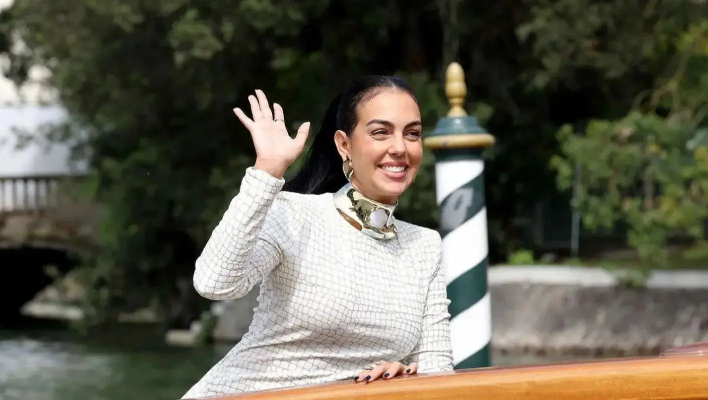 درآمد 900 میلیاردی جورجینا از برند آیس بال