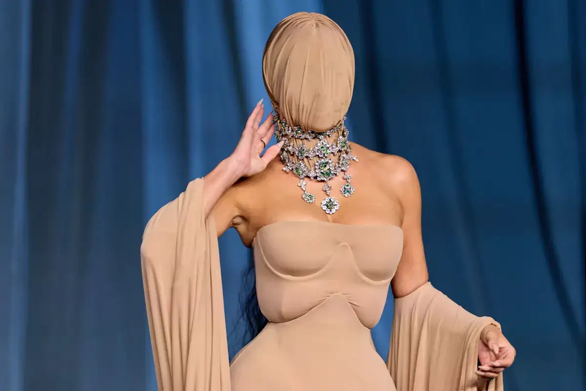 کیم کارداشیان در گالای موزه آکادمی ۲۰۲۵ کیم کارداشیان در گالای موزه آکادمی ۲۰۲۵