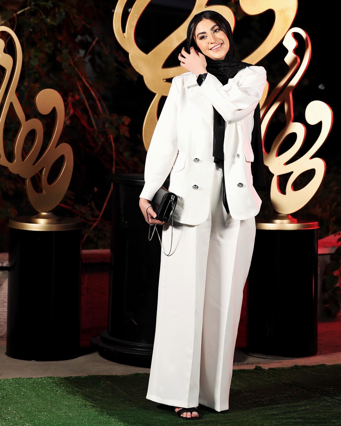 مریم مومن چند خواهر و برادر دارد مریم مومن چند خواهر و برادر دارد